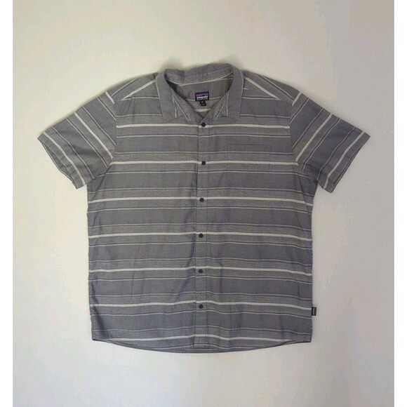 Patagonia Fezzman ? Men's Striped Short Sleeve Button Up Shirt Size 2XL Gray - Picture 2 of 9